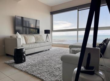 Apartamento · 95m² · 1 Recámara · 1 Estacionamientos · Venta de Apartamento Frente Al Mar PH Vista del Mar - Ef
