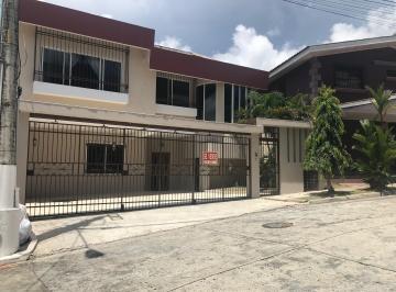 Casa de 4 habitaciones, Panamá · Casa de 470 m² con 4 Recámaras en Venta y Alquiler, Villa de Las Fuentes