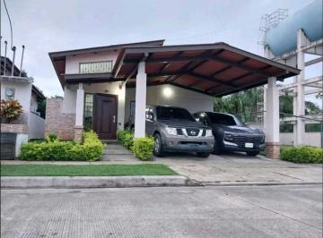 Casa · 148m² · 3 Recámaras · 2 Estacionamientos · Alquilo Casa en Arraijan PH Residencial Vista Verde Amoblada
