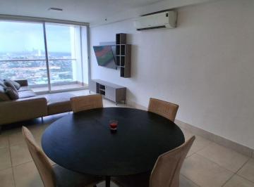Apartamento de 3 habitaciones, Panamá · Sky Point. 100 m 3r 2b 2est Amoblado $1300