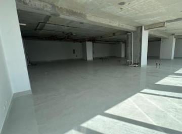 Local comercial · 235m² · 8 Estacionamientos · Calle Vendo o Alquilo Local Planta Baja m