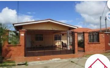 Casa · 132m² · 3 Recámaras · 2 Estacionamientos · Vendo Casa Urbanización quinta de Nuevo Arraiján