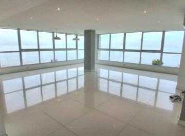 Apartamento de 3 habitaciones, Panamá · Sobre Las Rocas. 416 m 3r 3b Den 4est Remodelado $560,000sobre Las Rocascoco del Marno Tiene
