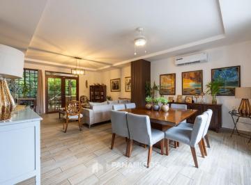 Casa · 1200m² · 4 Recámaras · 4 Estacionamientos · Dos Viviendas en Venta en Diablo - Ancón