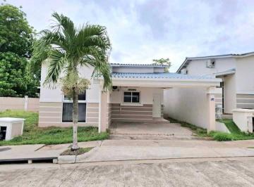 Apartamento · 150m² · 3 Recámaras · 1 Estacionamientos · Alquiler Casa Amoblada en Arraijan Playa Dorada Cp