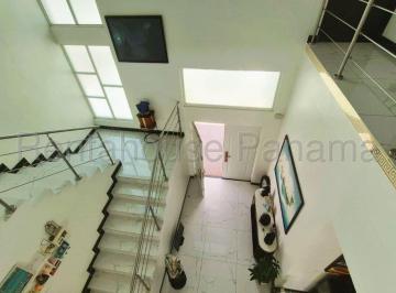 Casa de 4 habitaciones, Panamá · Amplia Casa en Venta en Altos de Panamá