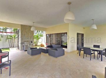Casa de 4 habitaciones, Panamá · Amplia Casa en Venta en Costa del Este