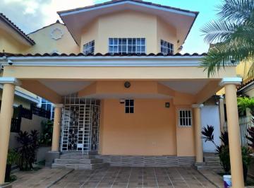 Casa de 3 habitaciones, Panamá · Venta de Casa en Albrook