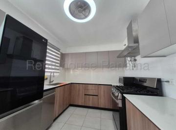 Casa de 3 habitaciones, San Miguelito · Se Alquila Hermosa Casa de Esquina en PH Vallarta, Paseo del Norte, Brisas del Golf Panamá Rd