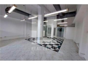 Local comercial · 129m² · 4 Estacionamientos · Local Comercial en PH Carioca