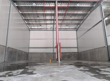 Bodega-Galpón-Depósito · 424m² · 2 Estacionamientos · Alquilo Bodega Juan Diaz