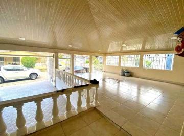 Casa · 200m² · 4 Recámaras · 1 Estacionamientos · Venta de Casa con Picina en Ciudad Bolivar