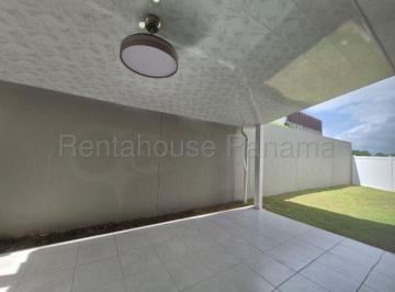 Casa de 3 habitaciones, San Miguelito · Alquiler de Casa con 210 m² en Brisas del Golf PH Vallarta 26 - 9071sr