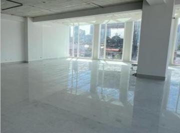 Oficina comercial · 241m² · 4 Estacionamientos · Calle Vendo Elegante Oficina de m