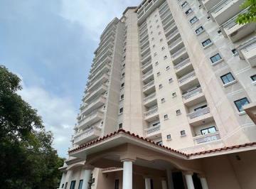 Apartamento · 313m² · 4 Recámaras · 2 Estacionamientos · Venta y Alquiler de Apartamento en Vista Mar PH Las Olas II Tc