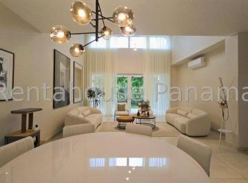 Casa Alquiler 318m² de 3 habitaciones · Casa en Santa Maria The Woods en Alquiler