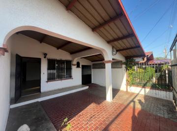 Casa · 197m² · 4 Recámaras · 1 Estacionamientos · Casa en Venta en Chanis