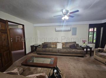 Casa de 5 habitaciones, Panamá · Casa en Venta en El Carmen. 26 - 4300.