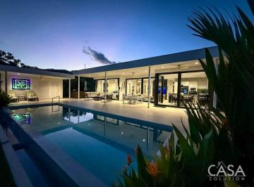 Casa de 2 habitaciones, San Lorenzo · Casa Contemporánea con Vista Al Mar, Piscina y Jacuzzi en Venta en Hermosa Bay, Boca Chica