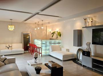 Casa · 250m² · 4 Recámaras · 2 Estacionamientos · Costa del Este, Alquilo con Línea Blanca