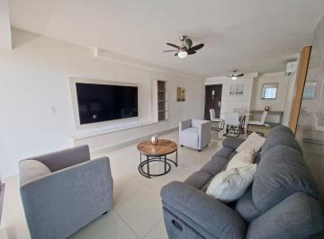 Apartamento de 3 habitaciones, Panamá · Alquiler de Apartamento a Pasos de Av Balboa