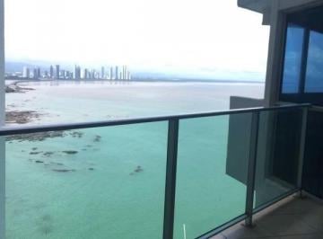 Apartamento · 1 Recámara · 1 Estacionamientos · Alquiler de Apartamento, con Vista Al Mar en PH Oasis. G. S