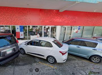 Local comercial · 200m² · 6 Estacionamientos · Local Comercial en Bella Vista Amplia Visibilidad Desde La Calle