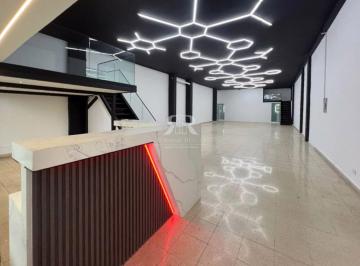 Local comercial · 200m² · 6 Estacionamientos · Local Comercial en Planta Baja Bella Vista
