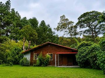 Casa · 1000m² · 2 Recámaras · 3 Estacionamientos · Alquiler de Casa en Bajo Boquete Amoblada