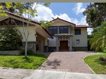 Casa · 495m² · 4 Recámaras · 4 Estacionamientos · Casa en Venta en Senderos de Camino de Cruces - Ancón