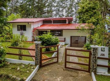 Casa · 332m² · 4 Recámaras · 3 Estacionamientos · Venta Casa Cerro Azul 1,581 m² Lujosa Amoblada Cv