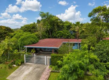 Casa · 345m² · 4 Recámaras · 2 Estacionamientos · ID 26431 1,556 m² en Las Cumbres por Solo $215,000