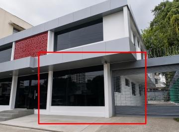Local comercial · 91m² · 4 Estacionamientos · Alquiler Oficina/local Comercial - El Carmen / 91 m² / 2,000$ (Rb)