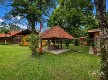 Casa de 6 habitaciones, Antón · Propiedad Titulada con Cabañas en Venta en El Valle de Antón, Coclé