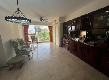 Apartamento · 384m² · 4 Recámaras · 3 Estacionamientos · Se Vende Apartamento en PH Torre de La Cresta, Bella Vista