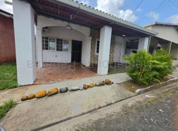 Casa de 3 habitaciones, Arraiján · Casa con 3 Recámaras en Venta en Nuevo Emperador