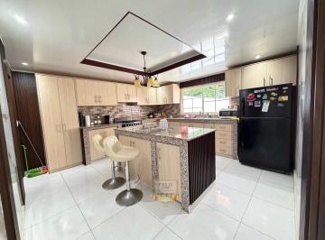 Casa · 289m² · 3 Recámaras · 2 Estacionamientos · Venta de Casa de Esquina en Don Bosco