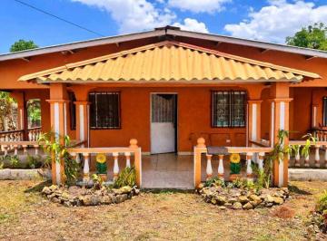 Casa · 2 Recámaras · Alquiler Casa en Gorgona con Piscina, Amoblada Cerca de La Playa