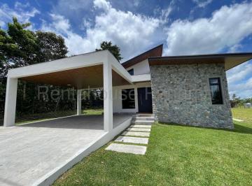 Casa de 3 habitaciones, Boquete · Se Vende Casa en Alto Boquete Ydu