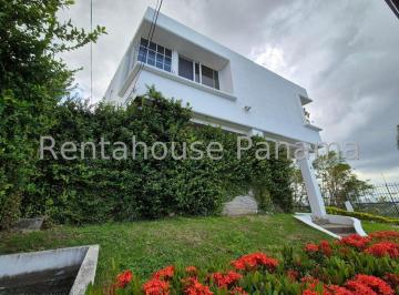 Casa de 4 habitaciones, Panamá · Venta de Casa en Betania