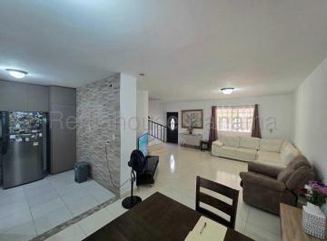 Casa de 3 habitaciones, Panamá · Venta de Casa en Las Cumbres Quintas del Lago