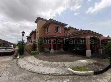 Casa de 5 habitaciones, Panamá · Venta de Casa en El Doral en Costa Sur