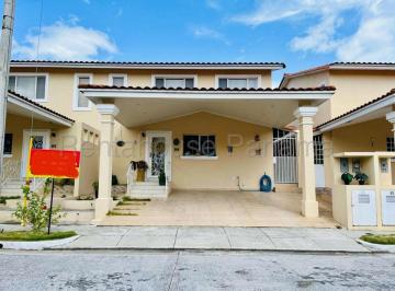 Casa de 3 habitaciones, San Miguelito · Casa en Venta en Brisas del Golf Aecc#27 - 657