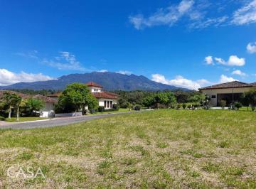 Terreno / Lote , Boquete · Pintoresco Lote en Venta con Vista Despejada Al Volcán Barú en Boquete Country Club