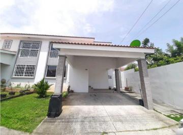 Casa · 150m² · 3 Recámaras · 2 Estacionamientos · Alquilo Casa en La Chorrera Costa Verde PH Versalles