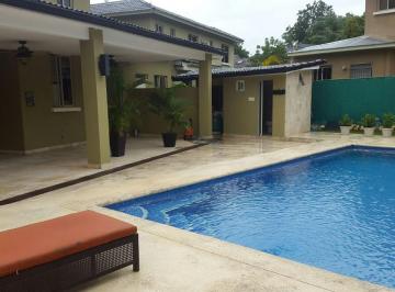 Casa de 4 habitaciones, Panamá · Embassy Gardens. 555 m 4r 3.5b Estudio Piscina $755,000.00neg