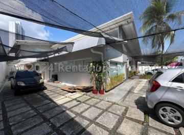 Casa de 4 habitaciones, Panamá · Venta de Casa en Coco del Mar