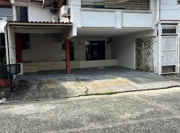 Casa · 275m² · 4 Recámaras · 3 Estacionamientos · Casa