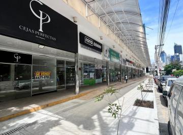 Local comercial · 216m² · Via Pacifica Local Comercial