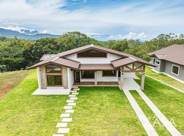 Casa de 2 habitaciones, Boquete · Casa Contemporánea con Vistas a Las Montañas en Venta en Palmira, Boquete